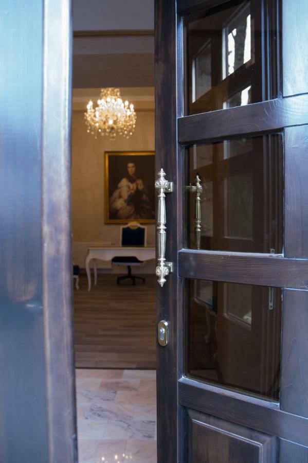 Hotel Boutique Vila Lakastel Sinaia Zewnętrze zdjęcie