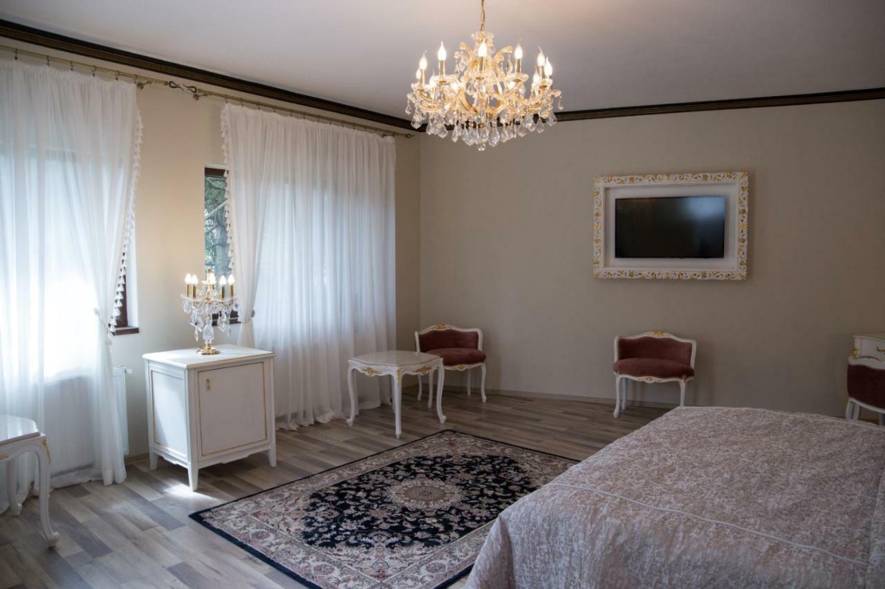 Hotel Boutique Vila Lakastel Sinaia Zewnętrze zdjęcie